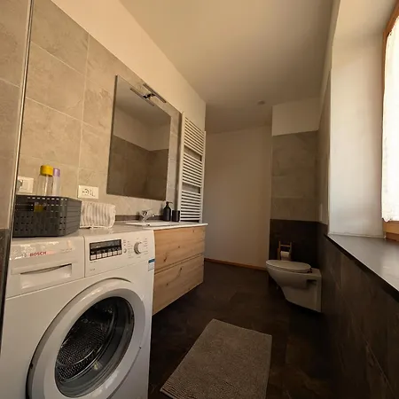 La Regina Apartment Tret